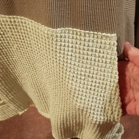 🥑POL Hooded Brown and Green Mixed-Fabric Top (L)🥑 - Picture 4 of 10